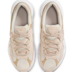 Nike AL8