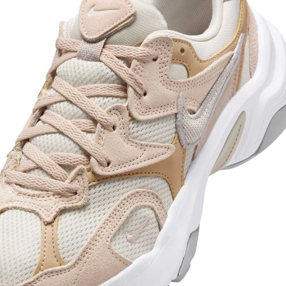 Nike AL8
