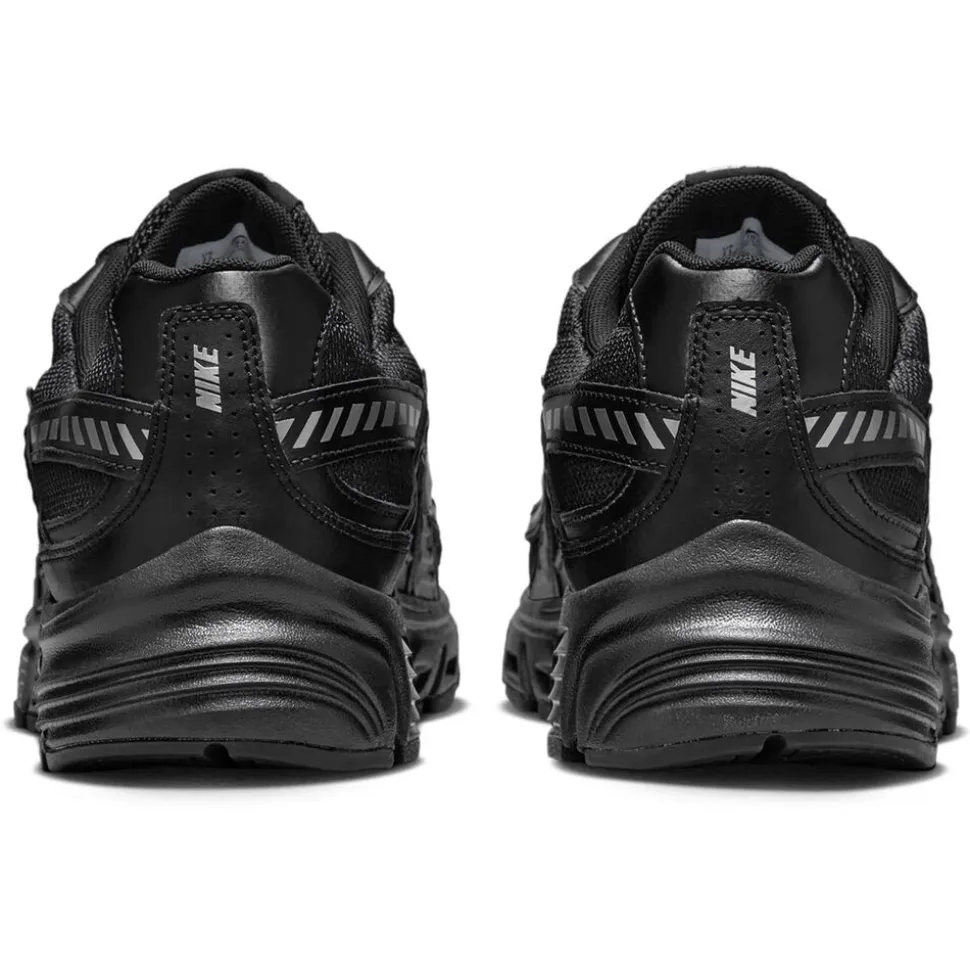 Nike Initiator
