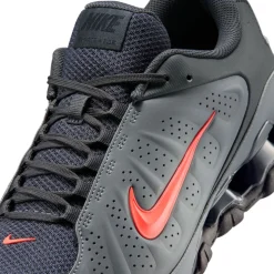 Nike Reax 8