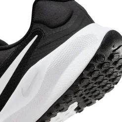 Nike Revolution 7