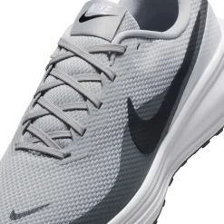Nike Revolution 8