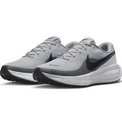 Nike Revolution 8