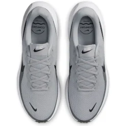 Nike Revolution 8
