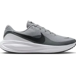 Nike Revolution 8