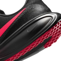 Nike Revolution 8