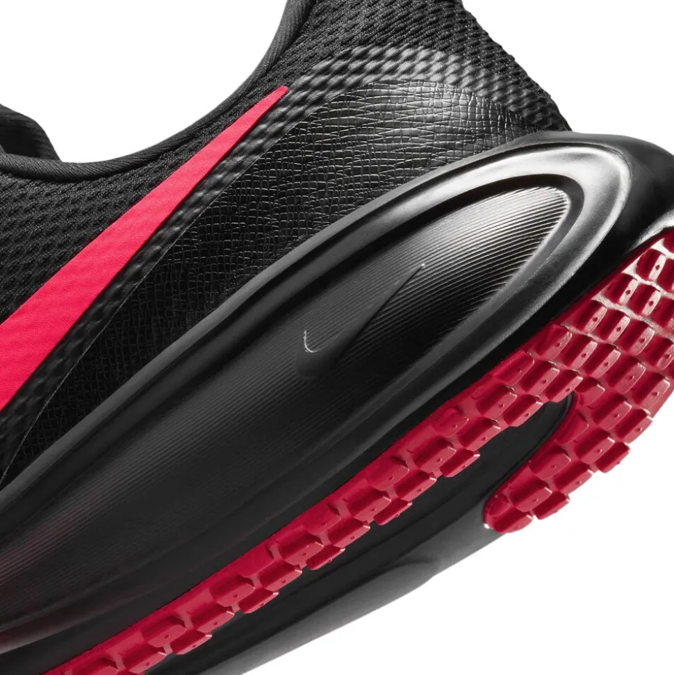 Nike Revolution 8