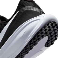 Nike Revolution 8