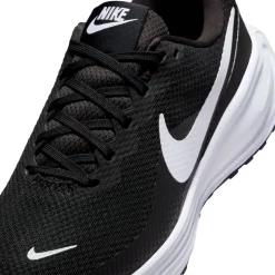 Nike Revolution 8