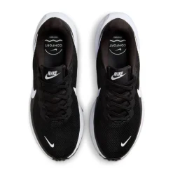 Nike Revolution 8