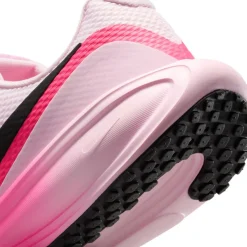 Nike Revolution 8