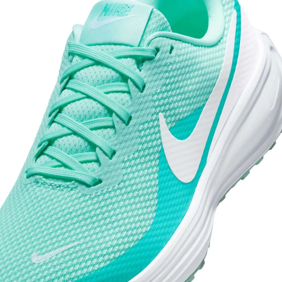 Nike Revolution 8