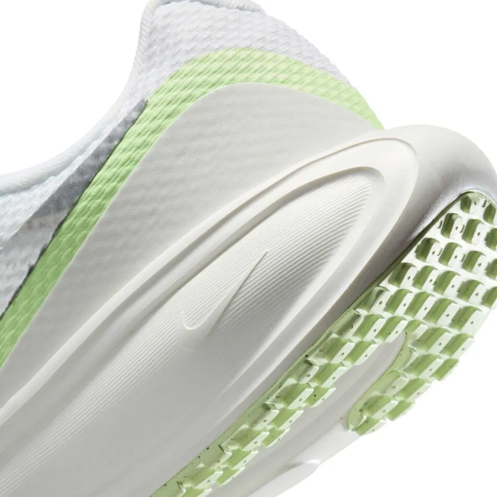 Nike Revolution 8