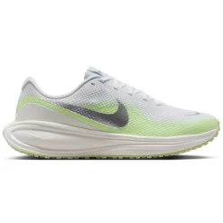 Nike Revolution 8