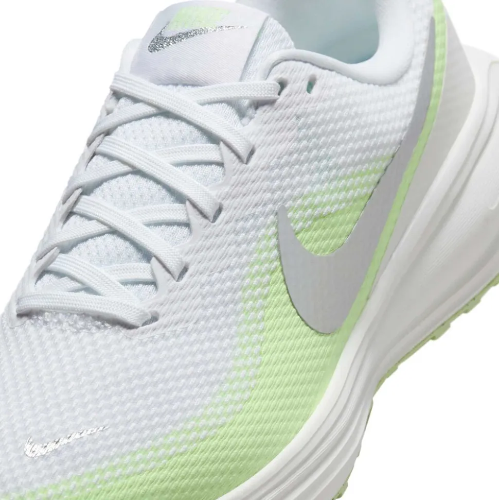 Nike Revolution 8