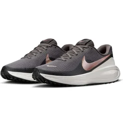 Nike Revolution 8