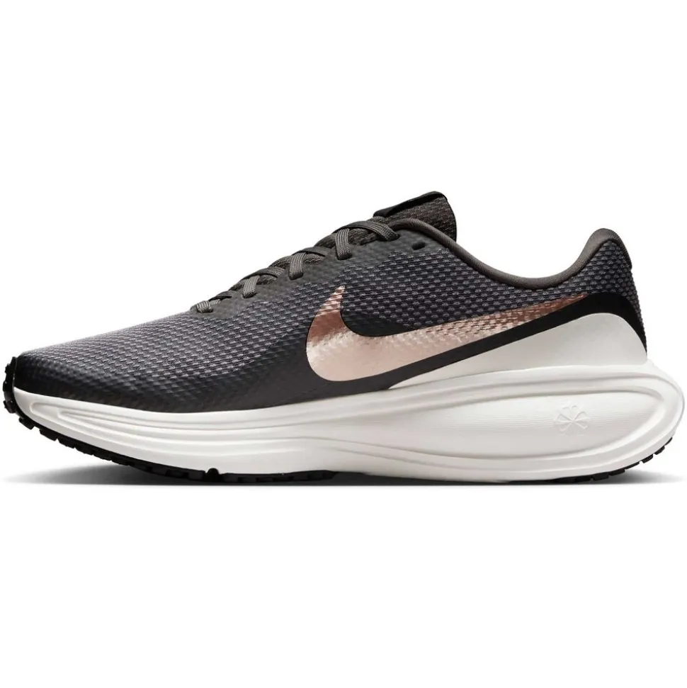 Nike Revolution 8