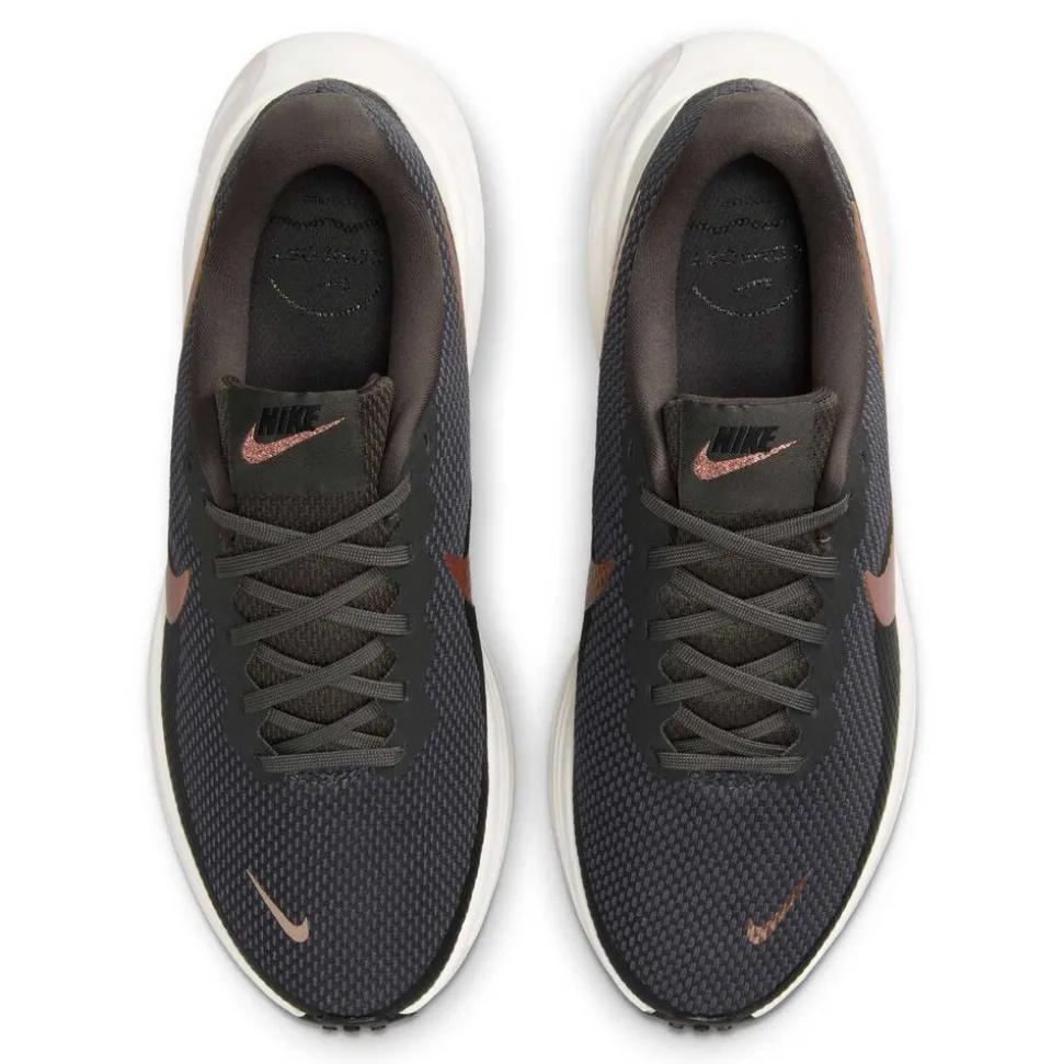 Nike Revolution 8