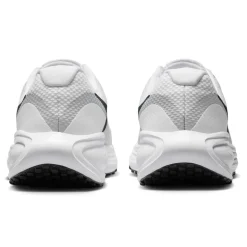 Nike Revolution 8