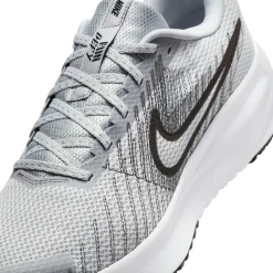 Nike Run Defy