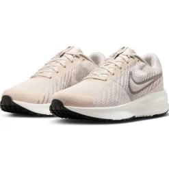 Nike Run Defy