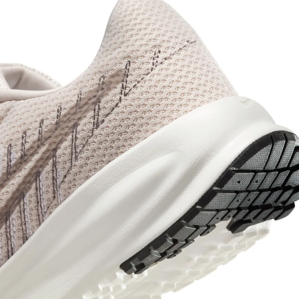 Nike Run Defy