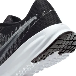 Nike Run Defy