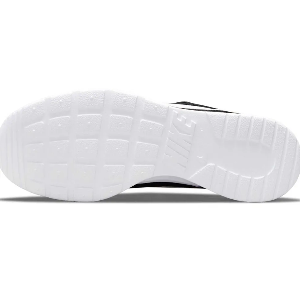 Nike Tanjun