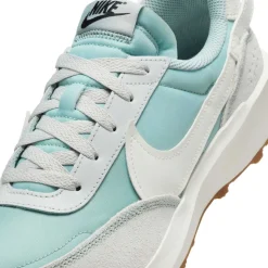 Nike Waffle Debut